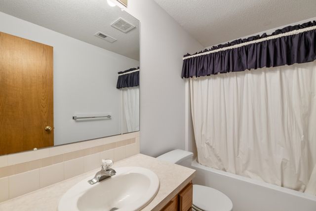 920 S Stagecoach Ct, Wichita, KS 67230