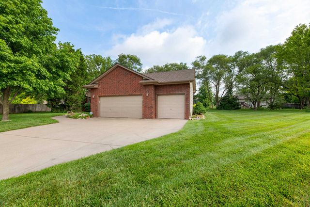 920 S Stagecoach Ct, Wichita, KS 67230