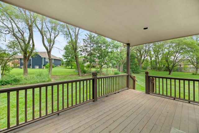 920 S Stagecoach Ct, Wichita, KS 67230