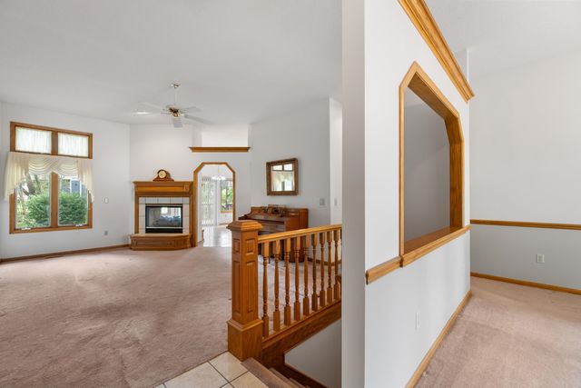 920 S Stagecoach Ct, Wichita, KS 67230