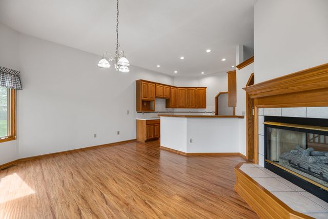 920 S Stagecoach Ct, Wichita, KS 67230