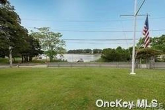 20 Clairedale Drive, Hampton Bays, NY 11946