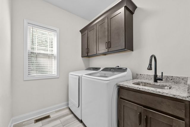 1427 Southside Rd, Southside, TN 37171