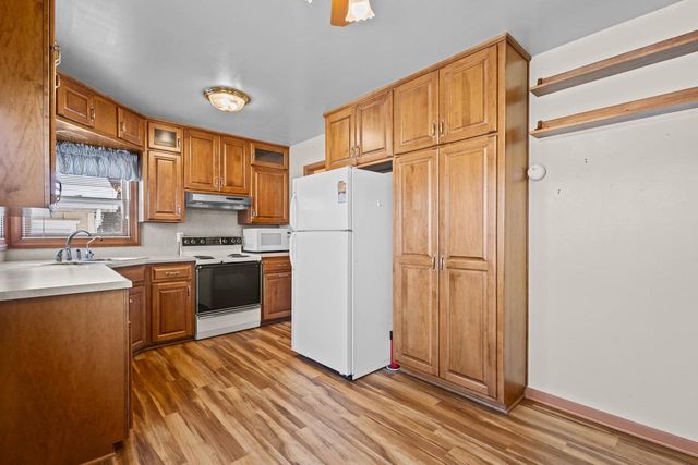 N6038 COUNTY RD D, Kewaunee, WI 54216