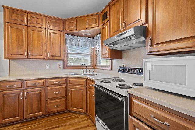 N6038 COUNTY RD D, Kewaunee, WI 54216