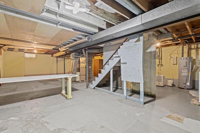 N6038 COUNTY RD D, Kewaunee, WI 54216