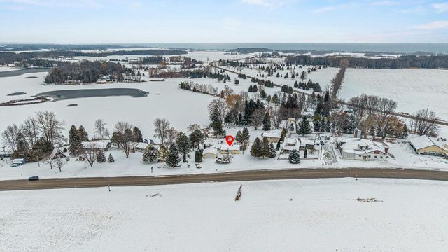 N6038 COUNTY RD D, Kewaunee, WI 54216