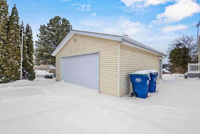 N6038 COUNTY RD D, Kewaunee, WI 54216