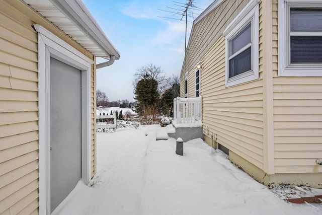 N6038 COUNTY RD D, Kewaunee, WI 54216