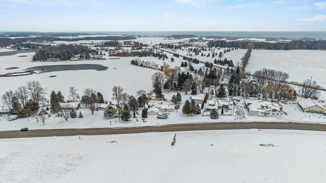 N6038 COUNTY RD D, Kewaunee, WI 54216