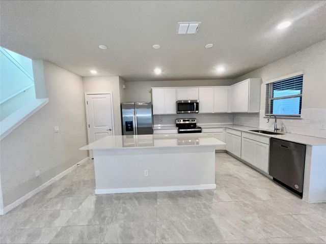 6098 WINDY LEAF ALY, St Cloud, FL 34771