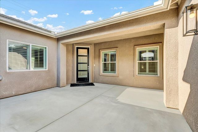 1684 W Berkshire Lane, Hanford, CA 93230