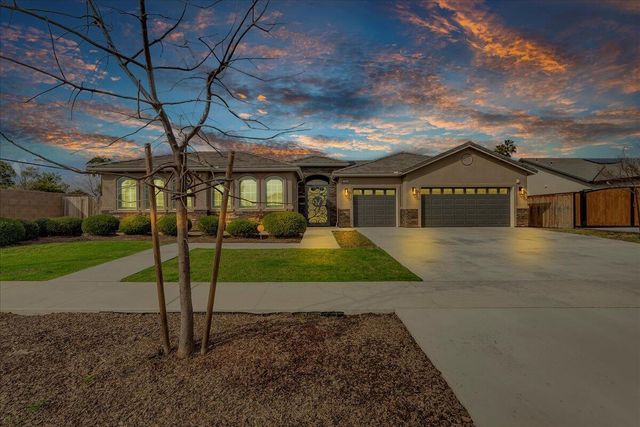 1684 W Berkshire Lane, Hanford, CA 93230