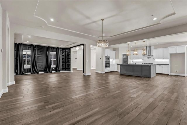 1684 W Berkshire Lane, Hanford, CA 93230