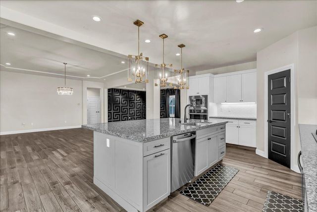 1684 W Berkshire Lane, Hanford, CA 93230