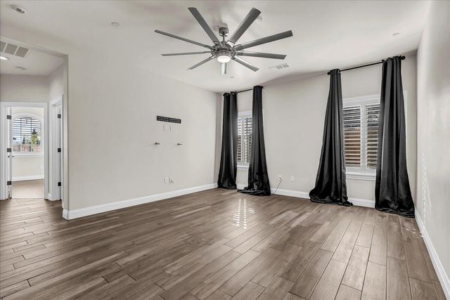 1684 W Berkshire Lane, Hanford, CA 93230