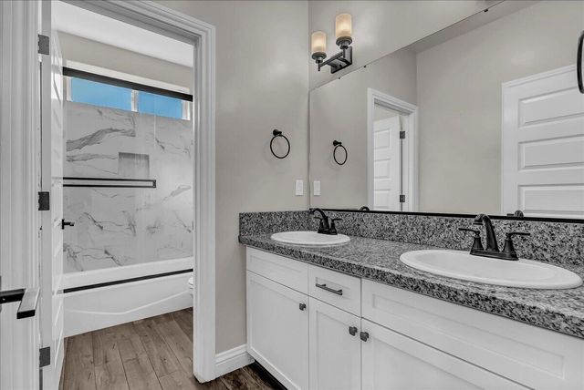 1684 W Berkshire Lane, Hanford, CA 93230