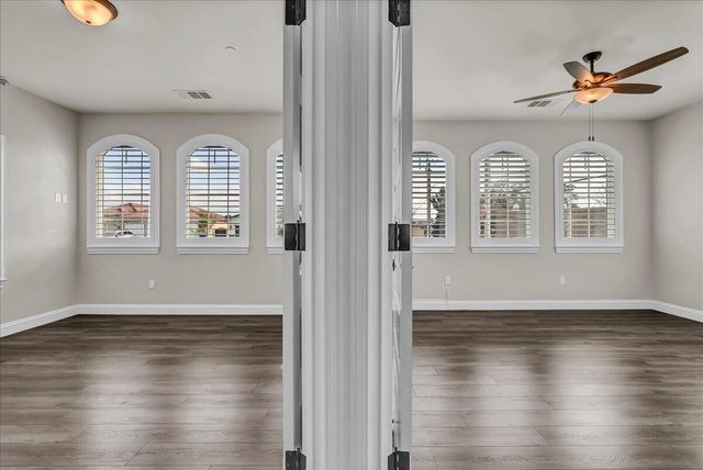 1684 W Berkshire Lane, Hanford, CA 93230