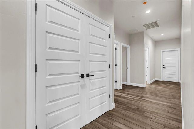 1684 W Berkshire Lane, Hanford, CA 93230