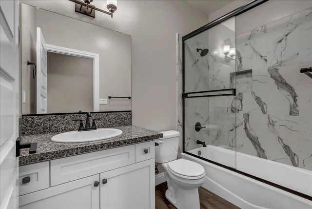 1684 W Berkshire Lane, Hanford, CA 93230