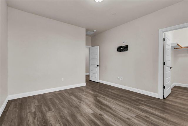 1684 W Berkshire Lane, Hanford, CA 93230