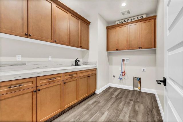 1684 W Berkshire Lane, Hanford, CA 93230