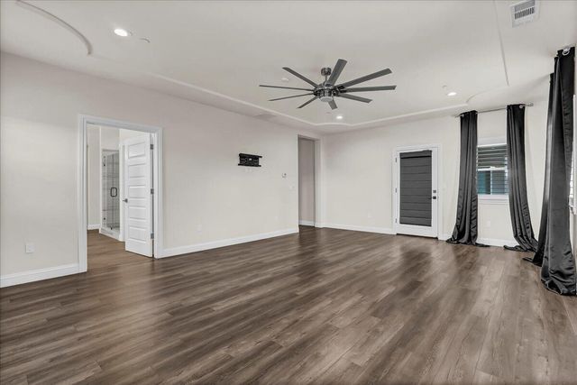 1684 W Berkshire Lane, Hanford, CA 93230