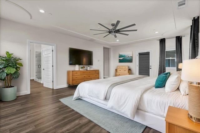 1684 W Berkshire Lane, Hanford, CA 93230