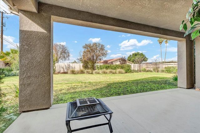 1684 W Berkshire Lane, Hanford, CA 93230