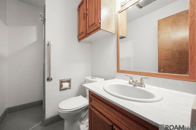 1369 Crescent Dr, Baton Rouge, LA 70806