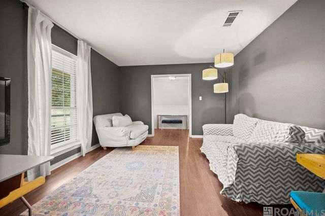 1369 Crescent Dr, Baton Rouge, LA 70806