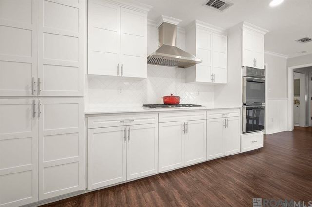 1369 Crescent Dr, Baton Rouge, LA 70806