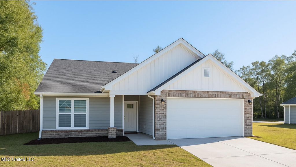 649 Iona Street, Diamondhead, MS 39525