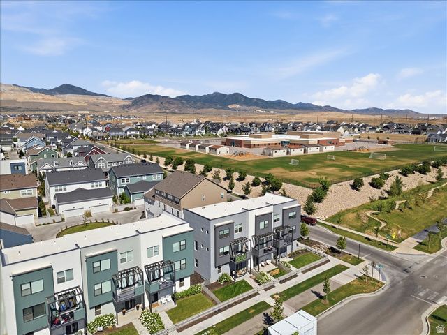11264 S HOLLY SPRINGS DR, South Jordan, UT 84009