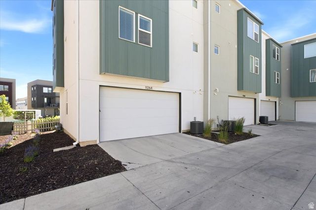 11264 S HOLLY SPRINGS DR, South Jordan, UT 84009