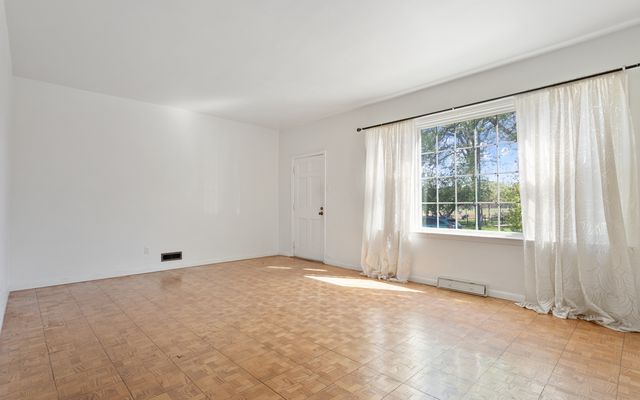 3006 S Poplar Avenue, Chicago, IL 60608