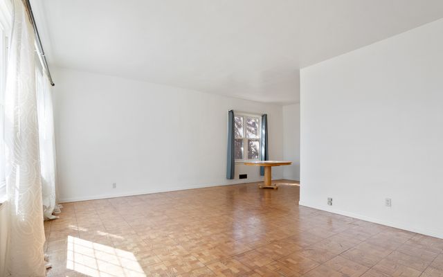 3006 S Poplar Avenue, Chicago, IL 60608