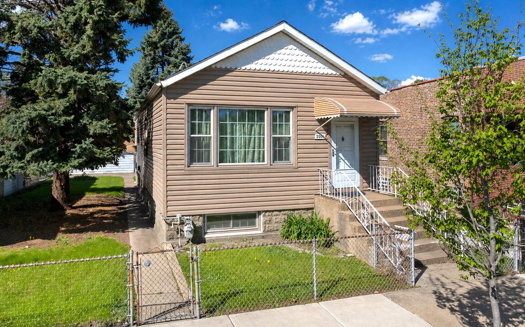 3006 S Poplar Avenue, Chicago, IL 60608