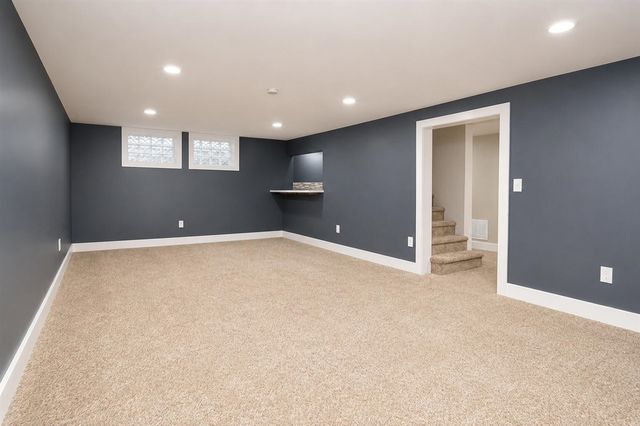 524 3 Mile Road, Grand Rapids, MI 49505