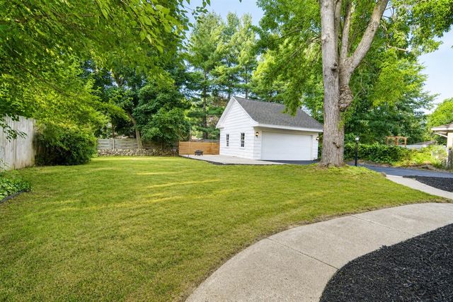 524 3 Mile Road, Grand Rapids, MI 49505