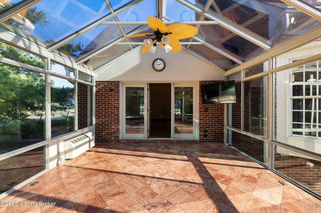 7626 Deer Meadow Dr, Louisville, KY 40241