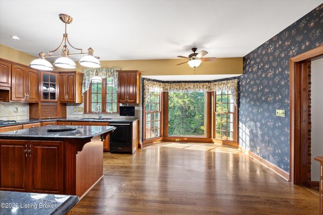 7626 Deer Meadow Dr, Louisville, KY 40241