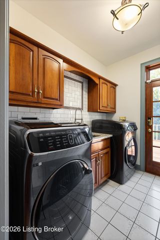 7626 Deer Meadow Dr, Louisville, KY 40241
