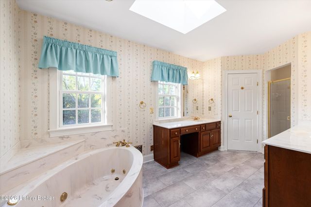 7626 Deer Meadow Dr, Louisville, KY 40241