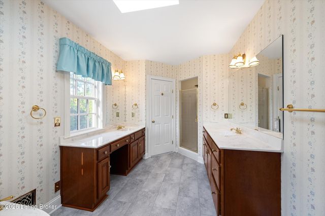 7626 Deer Meadow Dr, Louisville, KY 40241