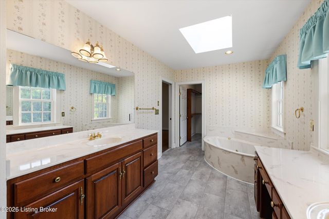 7626 Deer Meadow Dr, Louisville, KY 40241