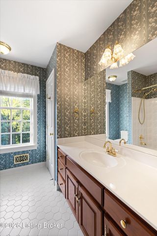 7626 Deer Meadow Dr, Louisville, KY 40241