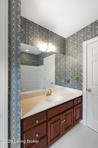 7626 Deer Meadow Dr, Louisville, KY 40241