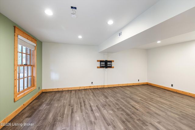 7626 Deer Meadow Dr, Louisville, KY 40241
