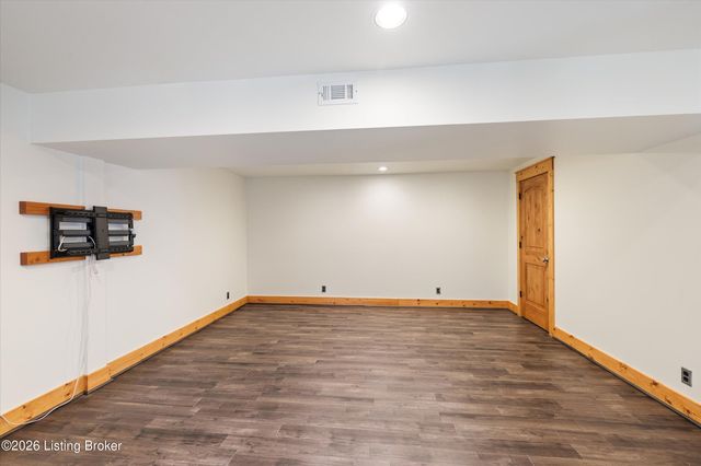 7626 Deer Meadow Dr, Louisville, KY 40241